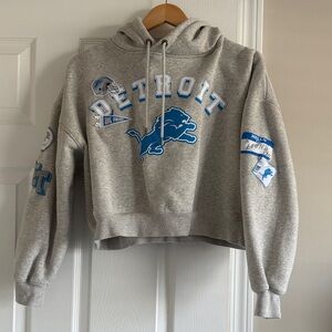 WEAR by Erin Andrews Detroit Lions Cropped Hoodie